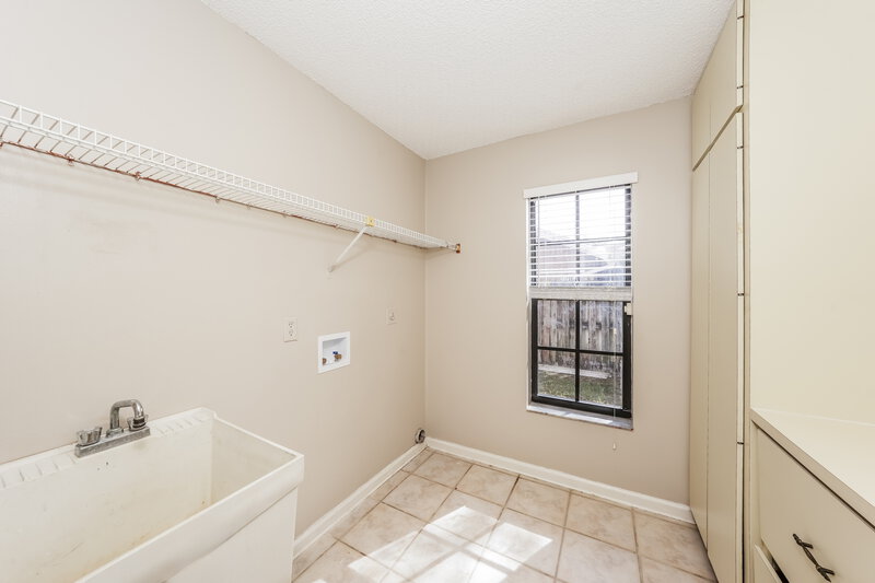2,875/Mo, 14096 Greentree Dr Wellington, FL 33414 Laundry Room View