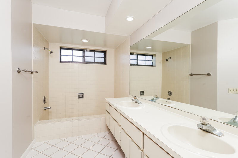 2,875/Mo, 14096 Greentree Dr Wellington, FL 33414 Main Bathroom View