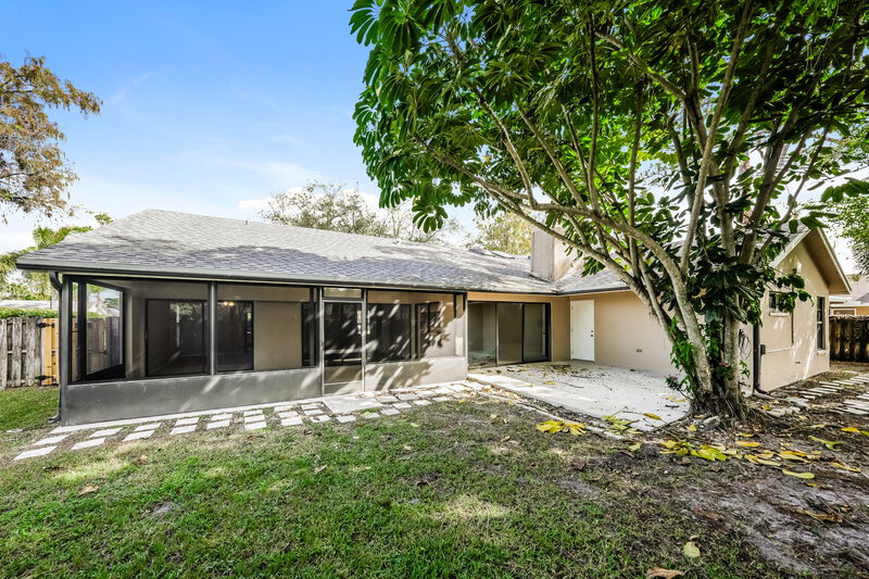 2,875/Mo, 14096 Greentree Dr Wellington, FL 33414 Rear View