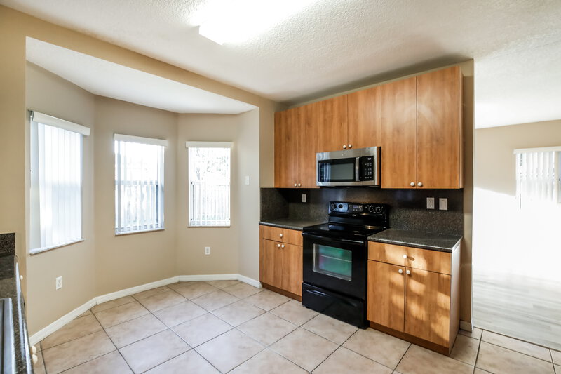 3,215/Mo, 21056 SW 89th Pl Cutler Bay, FL 33189 Kitchen View 2