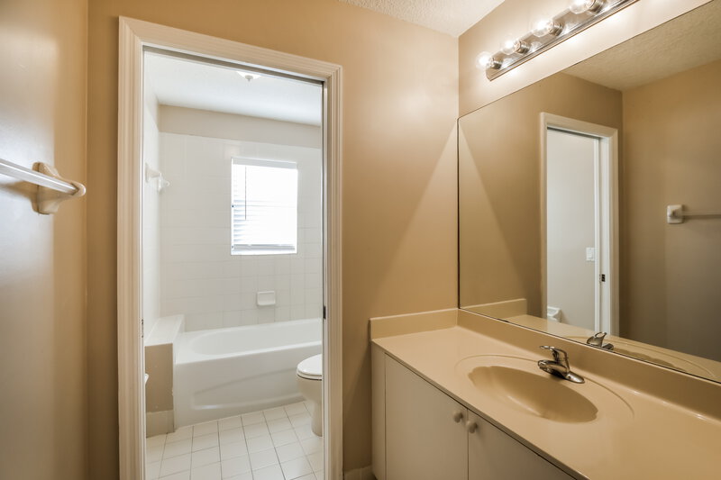 3,215/Mo, 21056 SW 89th Pl Cutler Bay, FL 33189 Bathroom View