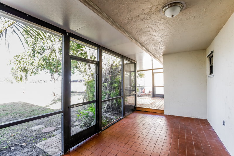 3,155/Mo, 10849 NW 23rd Ct Sunrise, FL 33322 Living Room View 2