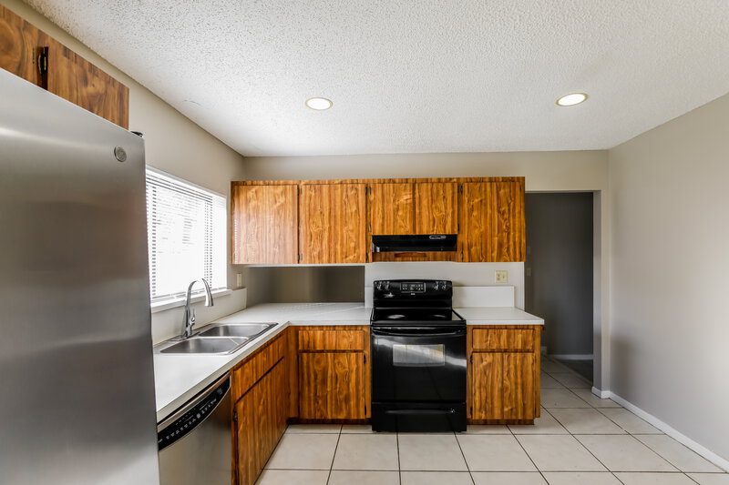 3,155/Mo, 10849 NW 23rd Ct Sunrise, FL 33322 Kitchen View