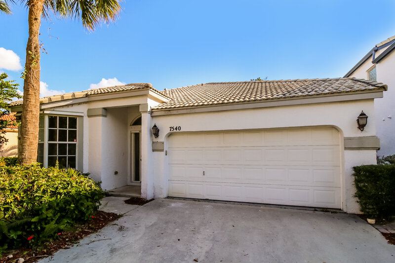 3,250/Mo, 7540 Ridgefield Ln Lake Worth, FL 33467 External View