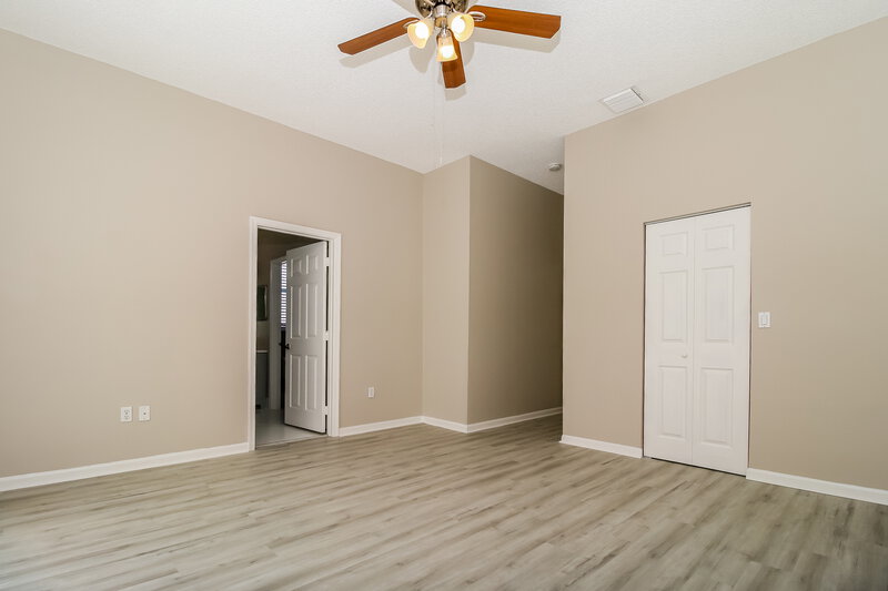 3,250/Mo, 7540 Ridgefield Ln Lake Worth, FL 33467 Main Bedroom View