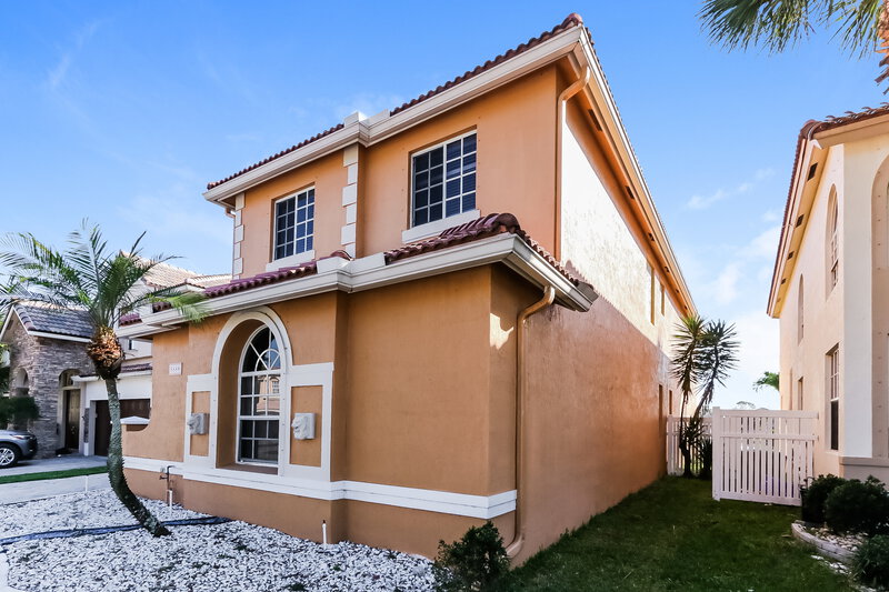 2,975/Mo, 6888 Spider Lily Ln Lake Worth, FL 33462 Front View 2
