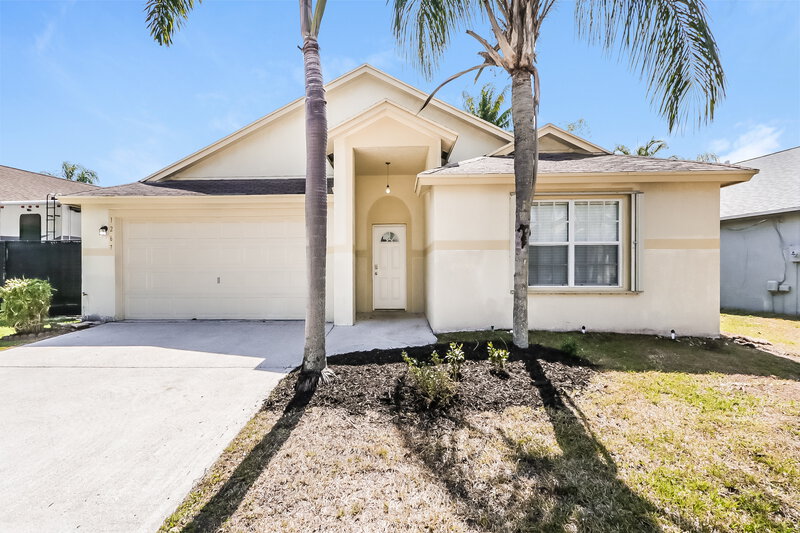3,850/Mo, 1267 Olympic Cir Greenacres, FL 33413 External View