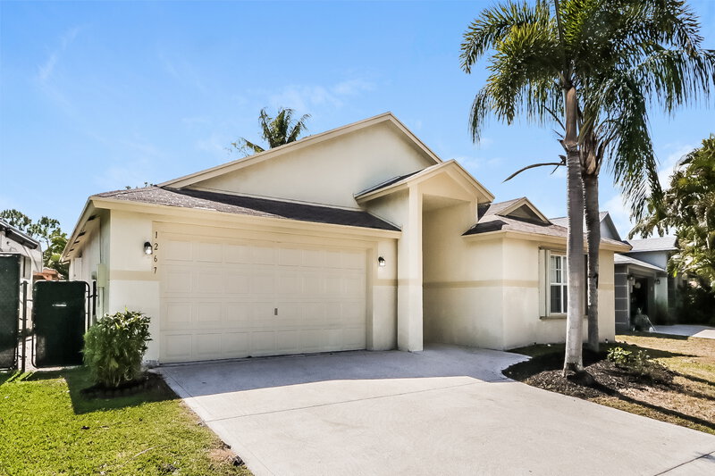 3,850/Mo, 1267 Olympic Cir Greenacres, FL 33413 Front View