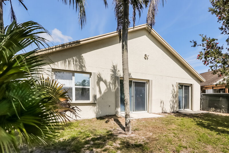 3,850/Mo, 1267 Olympic Cir Greenacres, FL 33413 Rear View