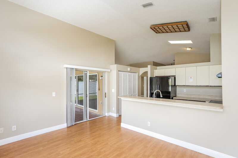 3,700/Mo, 5262 NW 55th Ter Coconut Creek, FL 33073 Floorplan View 2