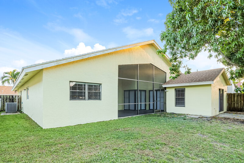 3,640/Mo, 11849 Woodtones Ln Boca Raton, FL 33428 Rear View