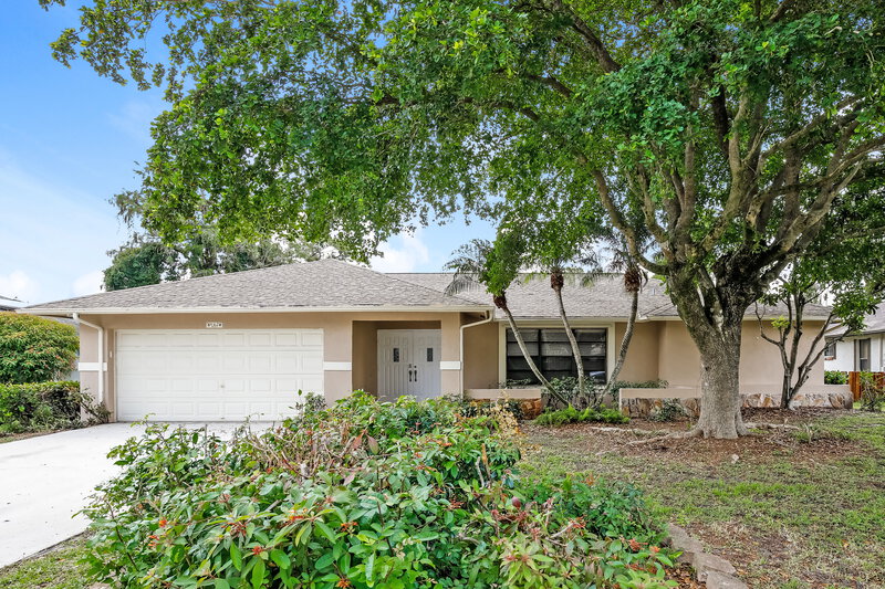 3,150/Mo, 518 Azure Ave Wellington, FL 33414 External View