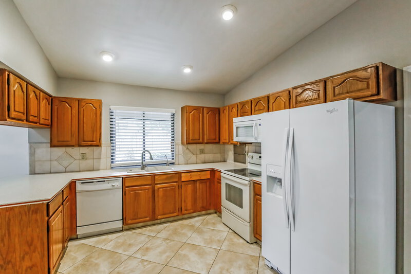 3,150/Mo, 518 Azure Ave Wellington, FL 33414 Kitchen View 2