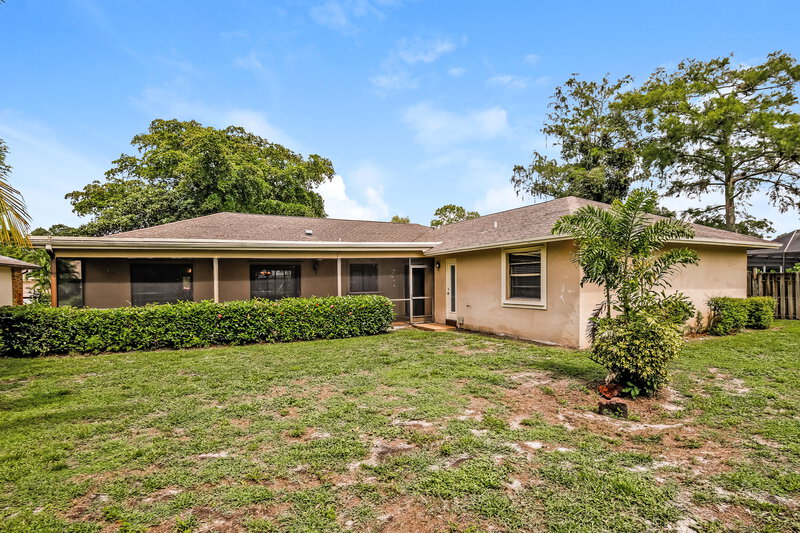 3,150/Mo, 518 Azure Ave Wellington, FL 33414 Rear View