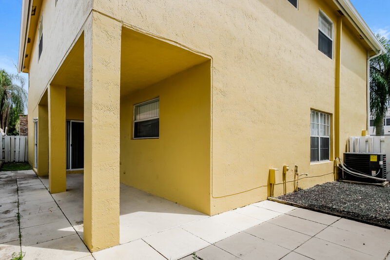 2,975/Mo, 5488 NW 45th Way Coconut Creek, FL 33073 Rear View
