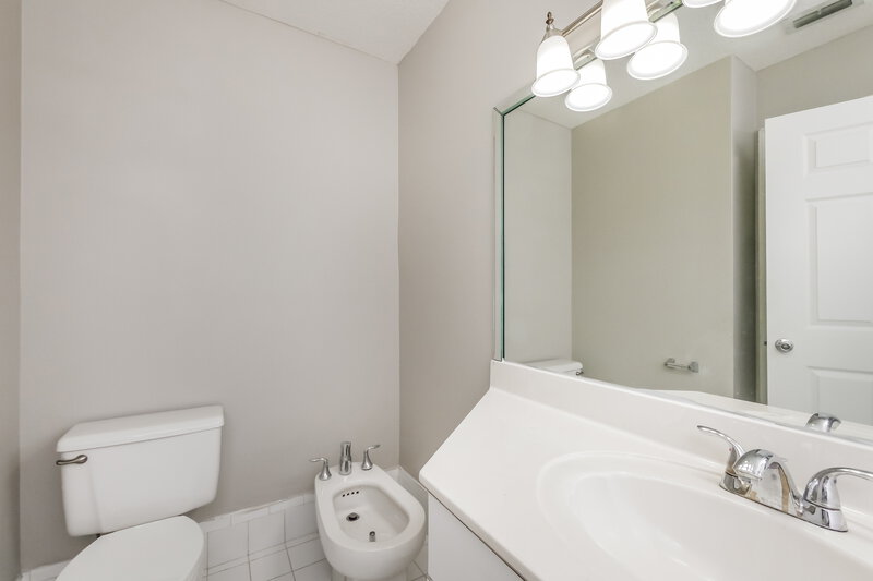 3,325/Mo, 14730 SW 176th St Miami, FL 33187 Bathroom View