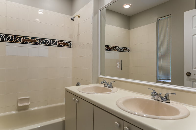 3,500/Mo, 5219 NW 117th Ave Coral Springs, FL 33076 Bathroom View