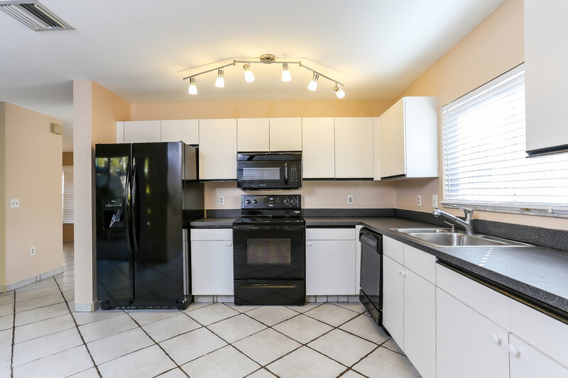 3,430/Mo, 6135 NW 77th Pl Parkland, FL 33067 Kitchen View