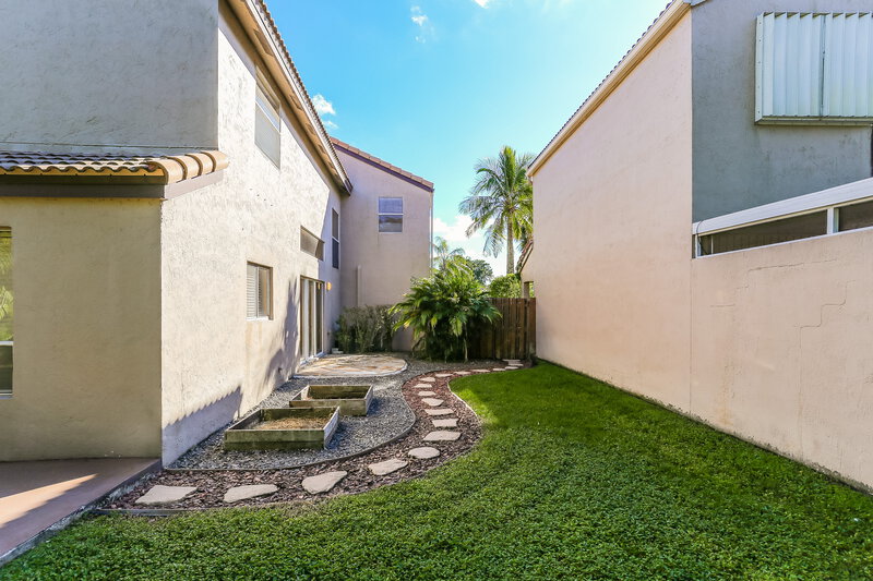 3,430/Mo, 6135 NW 77th Pl Parkland, FL 33067 Rear View 3