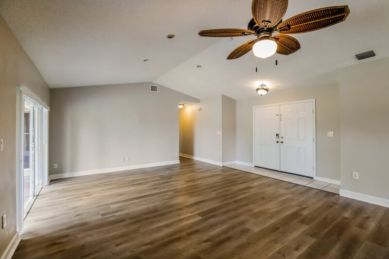 3,070/Mo, 15206 SW 170th Ter Miami, FL 33187 Living Room View 2