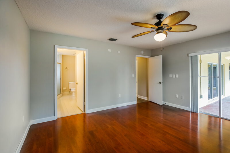 3,070/Mo, 15206 SW 170th Ter Miami, FL 33187 Main Bedroom View