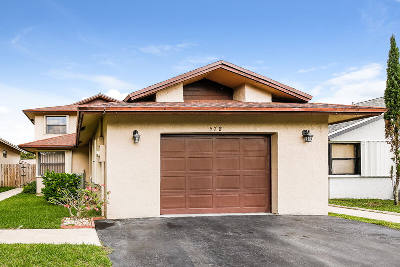 3,950/Mo, 578 Lakeside Cir Sunrise, FL 33326 External View