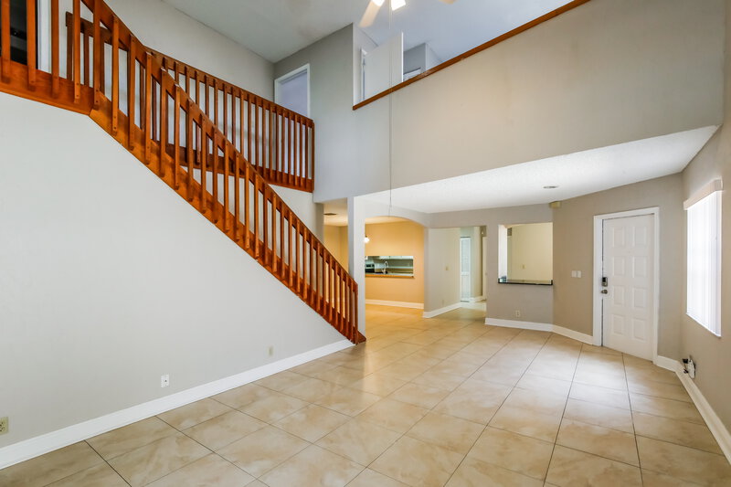 3,565/Mo, 578 Lakeside Cir Sunrise, FL 33326 Living Room View 2