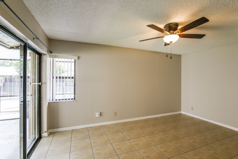 3,565/Mo, 578 Lakeside Cir Sunrise, FL 33326 Main Bedroom View