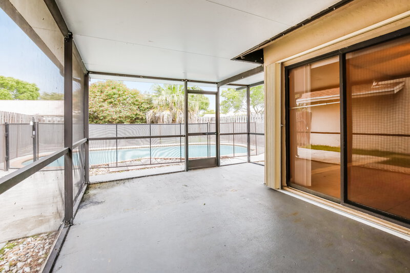 3,950/Mo, 578 Lakeside Cir Sunrise, FL 33326 Sun Room View