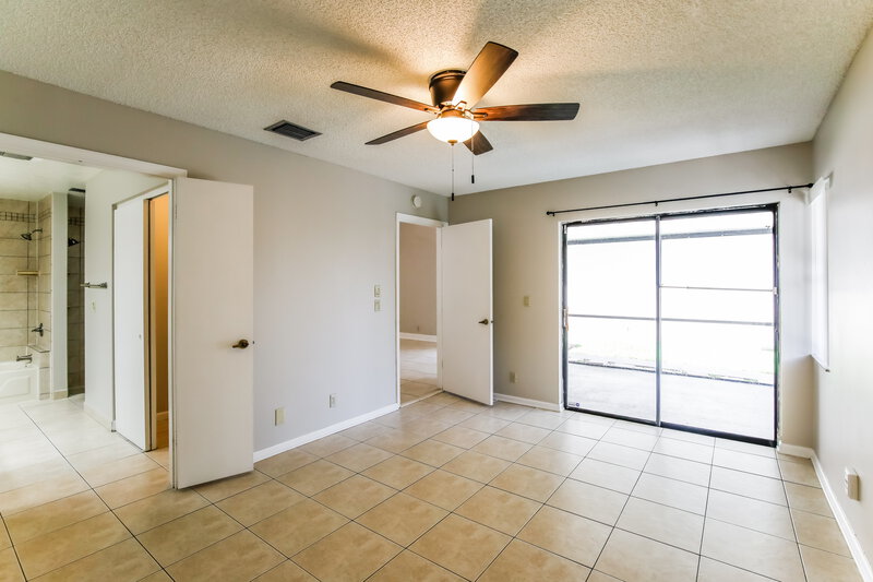 3,565/Mo, 578 Lakeside Cir Sunrise, FL 33326 Main Bedroom View 2