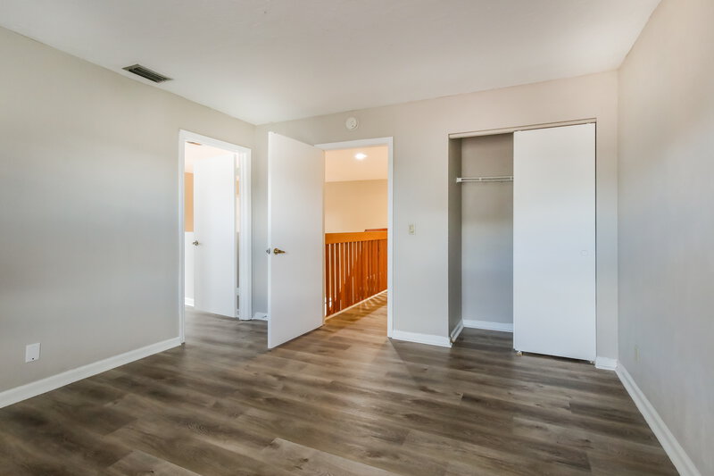 3,950/Mo, 578 Lakeside Cir Sunrise, FL 33326 Bedroom View