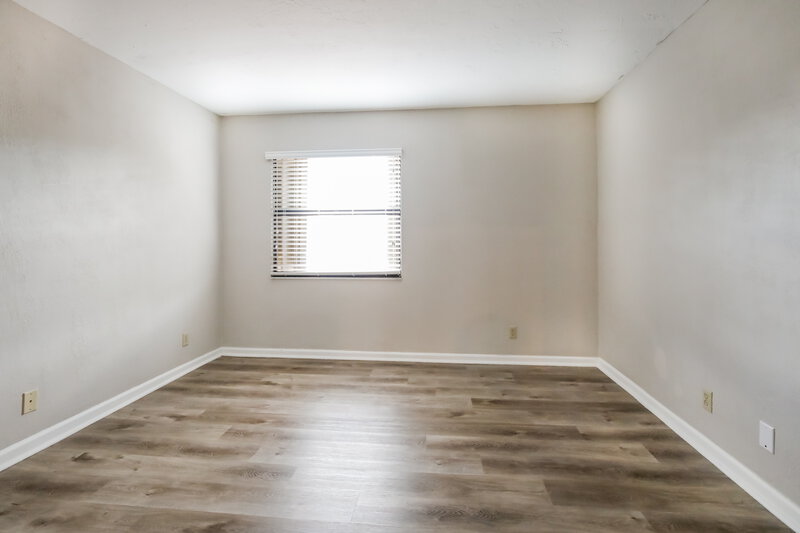 3,950/Mo, 578 Lakeside Cir Sunrise, FL 33326 Bedroom View 3