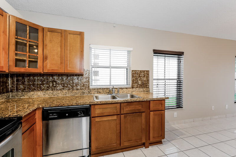 2,995/Mo, 18951 NW 22nd St Pembroke Pines, FL 33029 Kitchen View 2