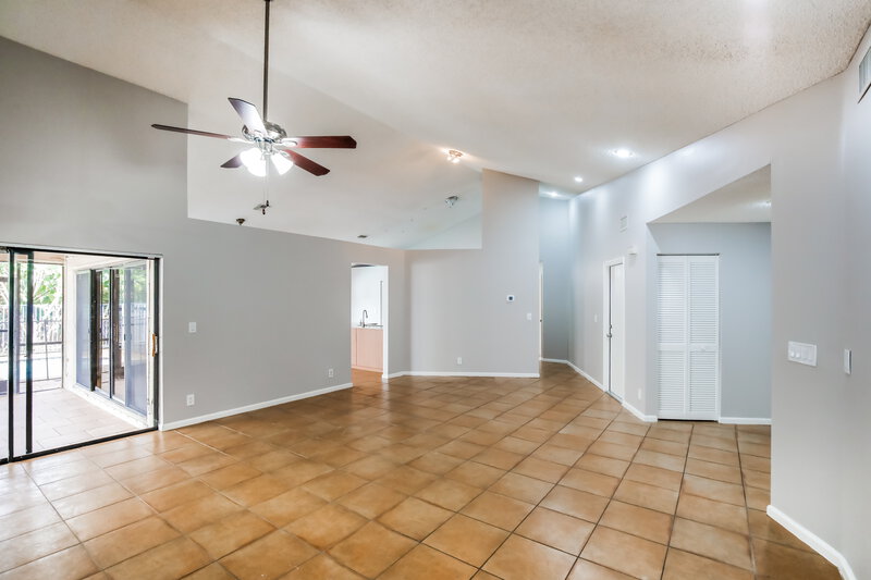 3,320/Mo, 10361 NW 18th Dr Plantation, FL 33322 Living Room View