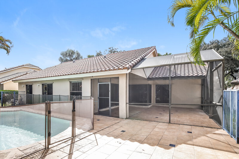 3,320/Mo, 10361 NW 18th Dr Plantation, FL 33322 Rear View