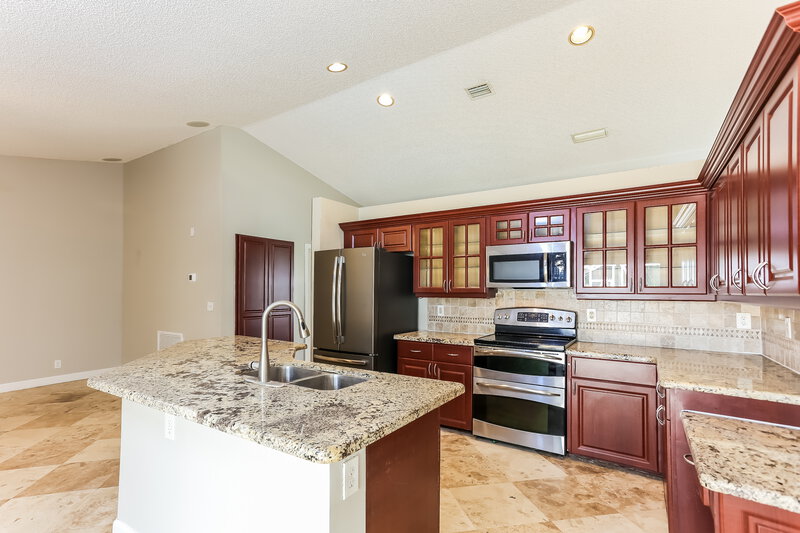 3,600/Mo, 4557 NW 51st St Coconut Creek, FL 33073 Kitchen View