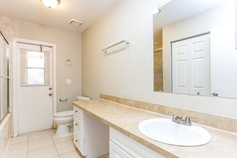 3,600/Mo, 4557 NW 51st St Coconut Creek, FL 33073 Bathroom View