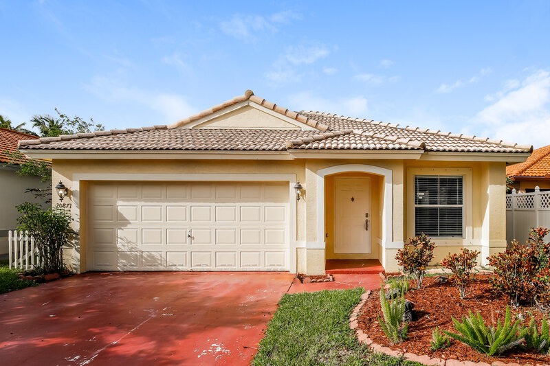 3,340/Mo, 20871 NW 18th St Pembroke Pines, FL 33029 External View