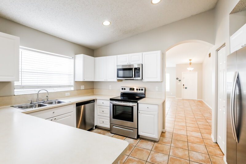 3,340/Mo, 20871 NW 18th St Pembroke Pines, FL 33029 Kitchen View 2