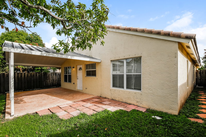 3,340/Mo, 20871 NW 18th St Pembroke Pines, FL 33029 Rear View