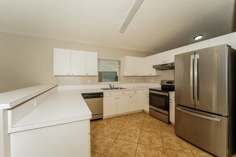 3,560/Mo, 6642 NW 42nd Ave Coconut Creek, FL 33073 Kitchen View