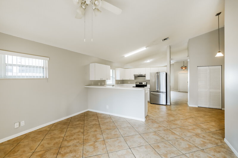 3,600/Mo, 6642 NW 42nd Ave Coconut Creek, FL 33073 Family Room View