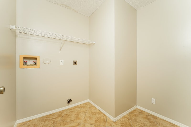 3,560/Mo, 6642 NW 42nd Ave Coconut Creek, FL 33073 Walk In Closet View 2