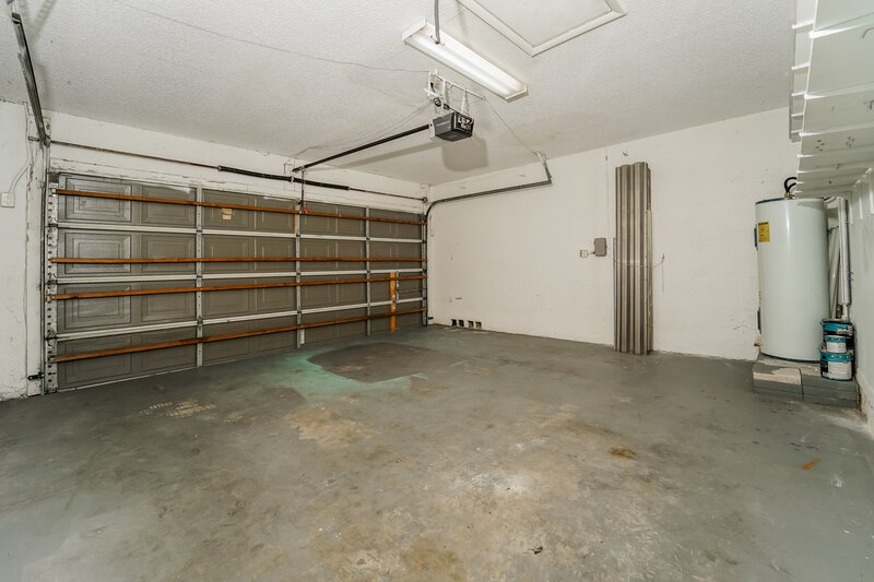 3,560/Mo, 6642 NW 42nd Ave Coconut Creek, FL 33073 Garage View