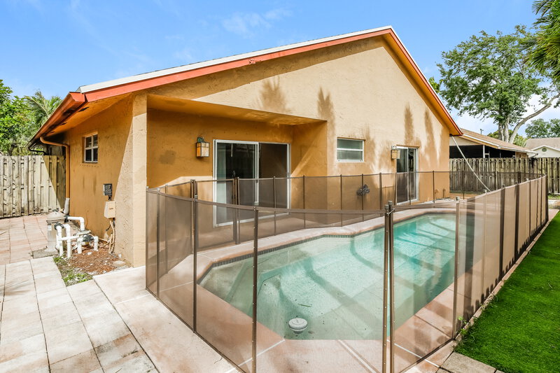 3,600/Mo, 6642 NW 42nd Ave Coconut Creek, FL 33073 Rear View