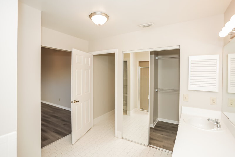 3,345/Mo, 5520 NW 54th Ln Coconut Creek, FL 33073 Main Bathroom View