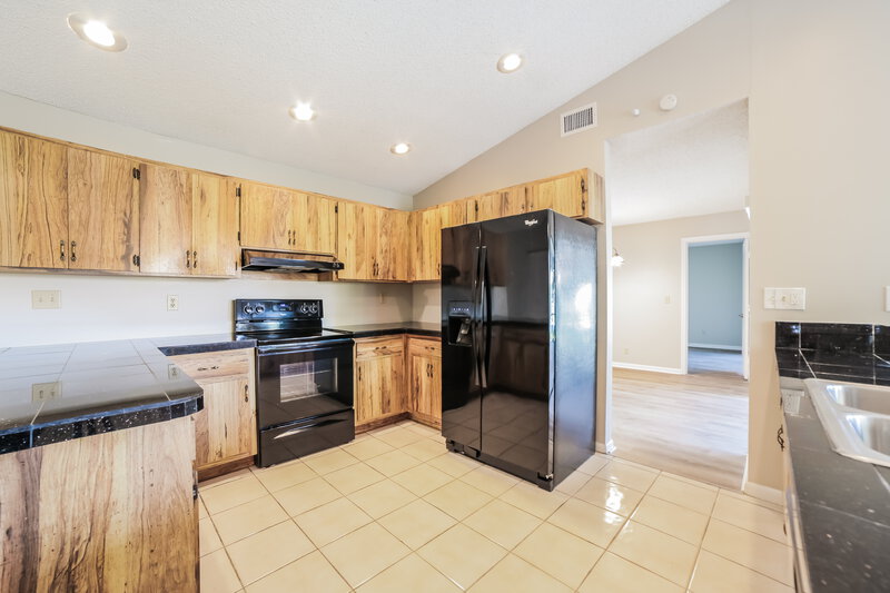 5,250/Mo, 10677 NW 6th Ct Coral Springs, FL 33071 Kitchen View