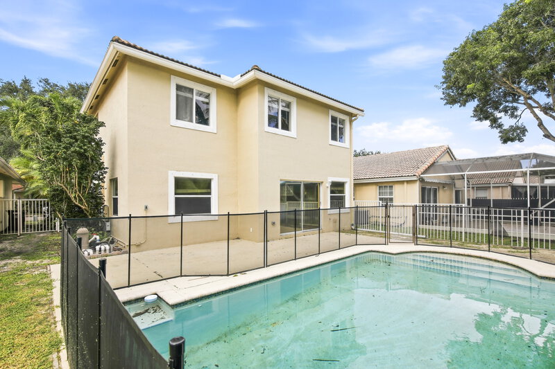 0/Mo, 3842 NW 63rd Ct Coconut Creek, FL 33073 Rear View