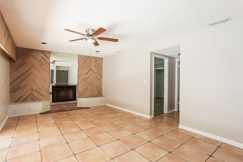 4,240/Mo, 6390 NW 47th Ct Coral Springs, FL 33067 Family Room View 2