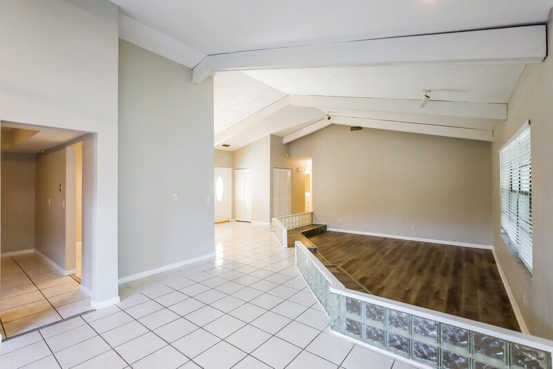 4,200/Mo, 5525 SW 118th Ave Cooper City, FL 33330 Family Room View